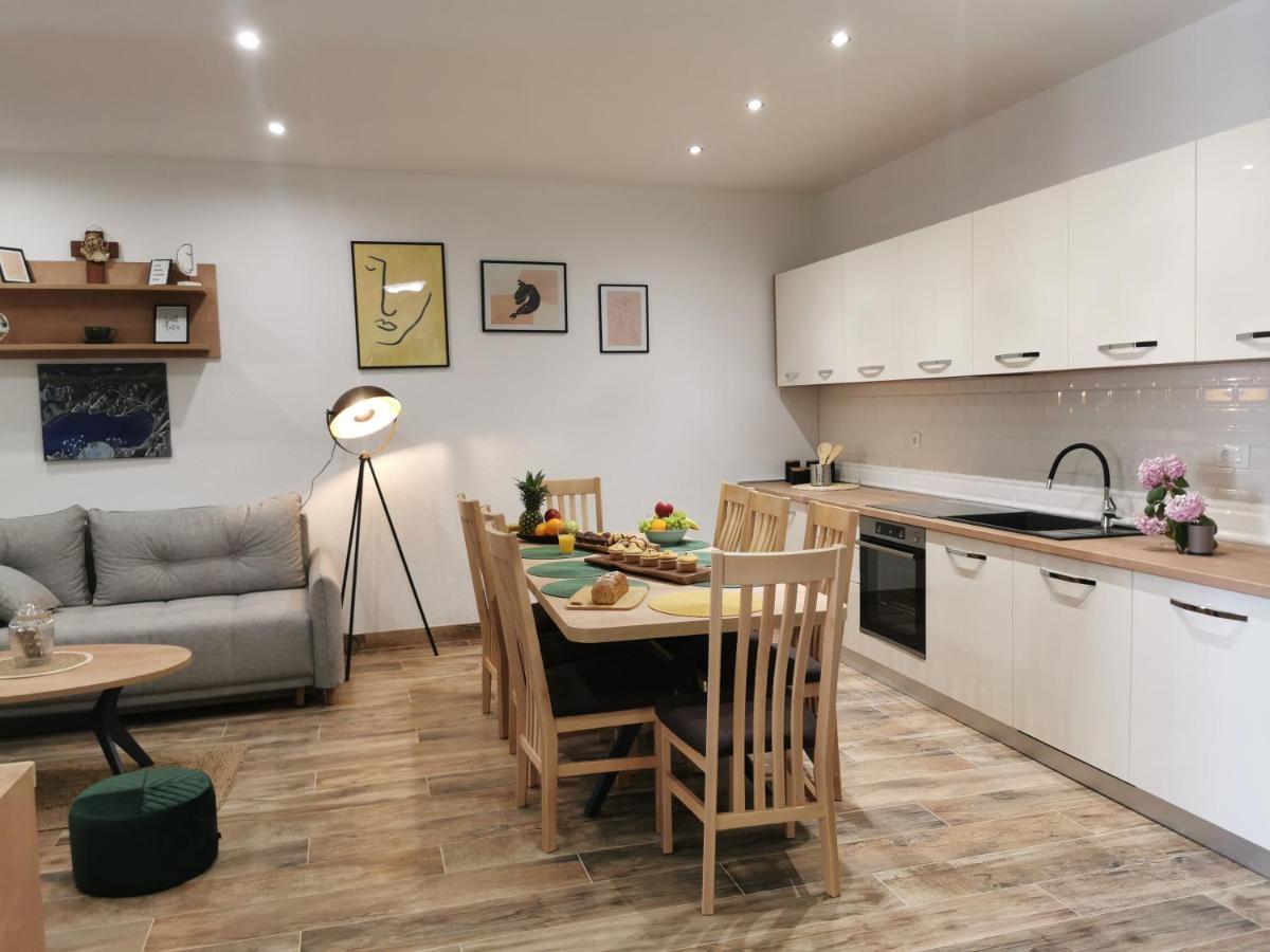Apartmani Tripalo Имотски Екстериор снимка